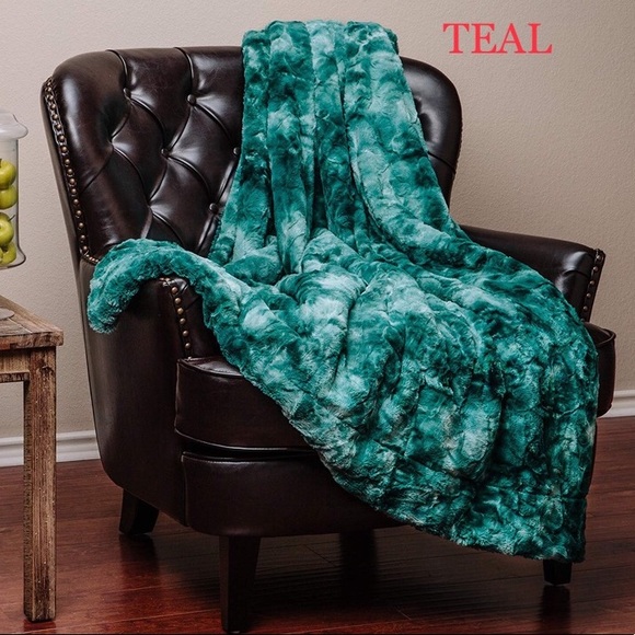 Queen/Full Faux Fur Blanket Super Soft Warm Fluffy